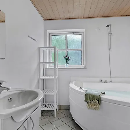 Son's Hus Holiday home *