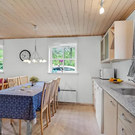 Son's Hus Holiday home